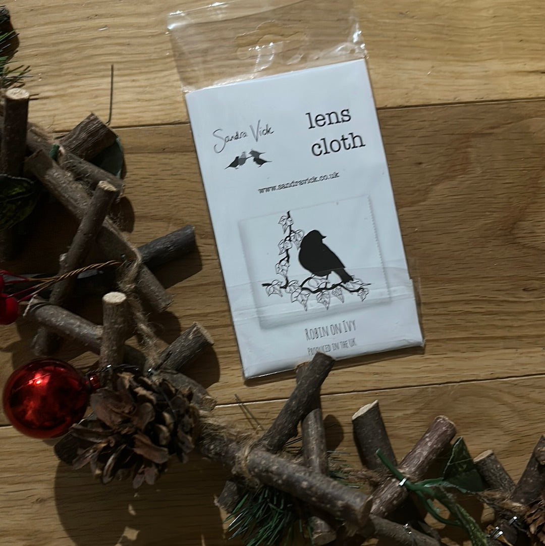 END OF LINE: LENS CLOTH and CARD: robin on ivy