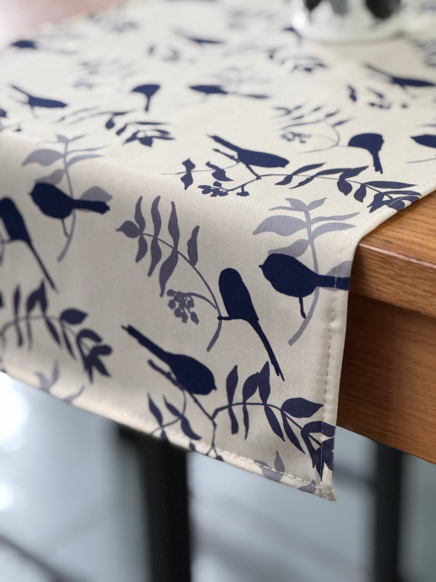 TABLE RUNNER - LONG-TAILED TITS