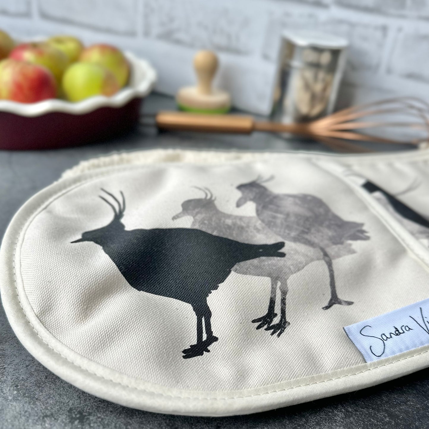 OVEN GLOVES: Peewits design