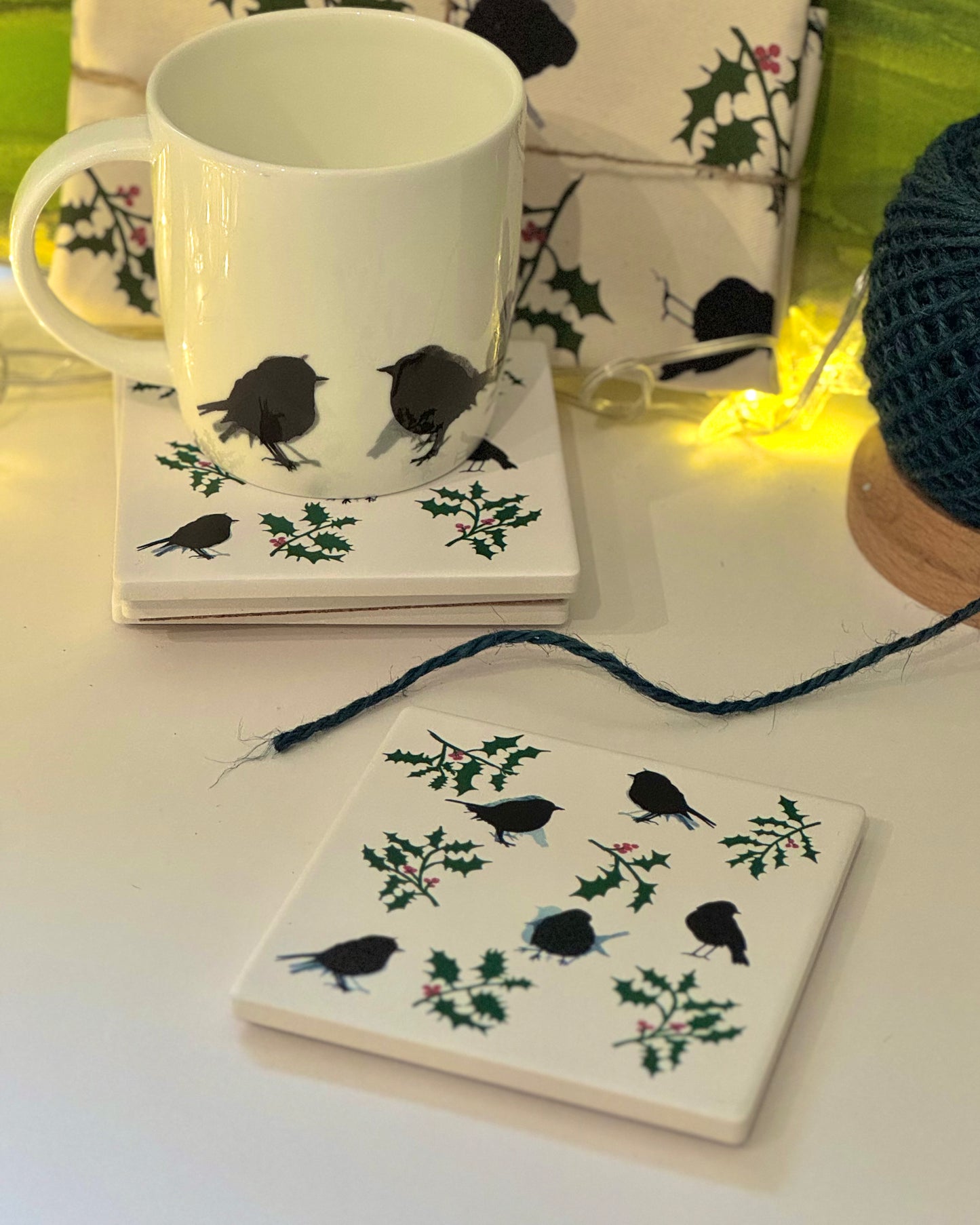 CERAMIC COASTER : robin & holly - christmas