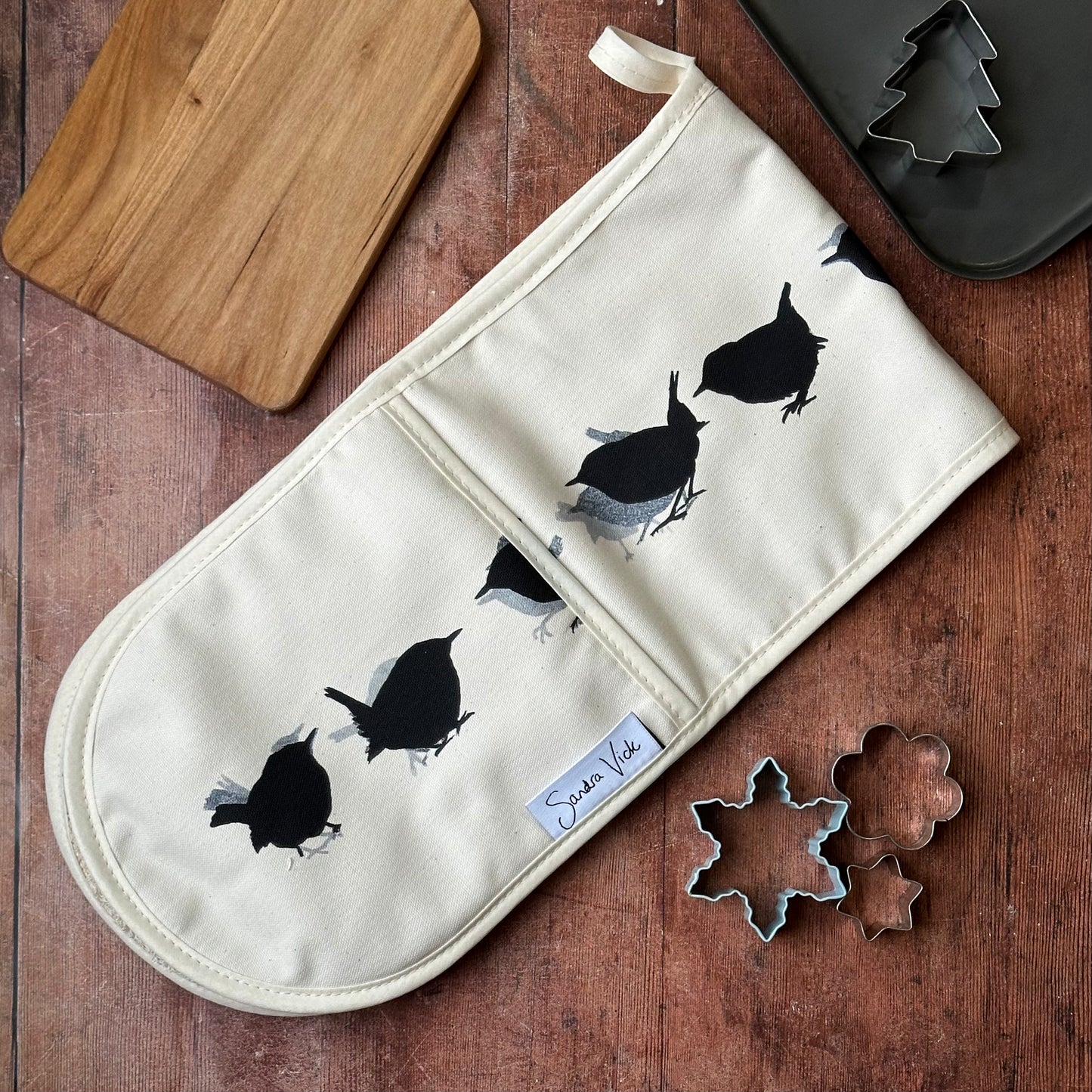 OVEN GLOVES: Wren design