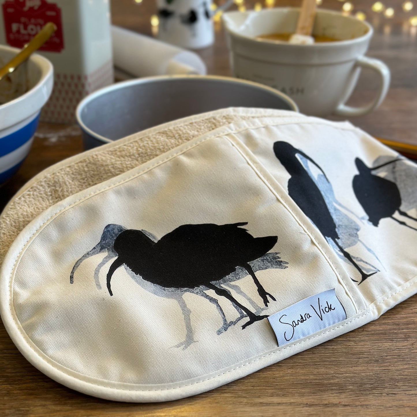 OVEN GLOVES: Curlew design