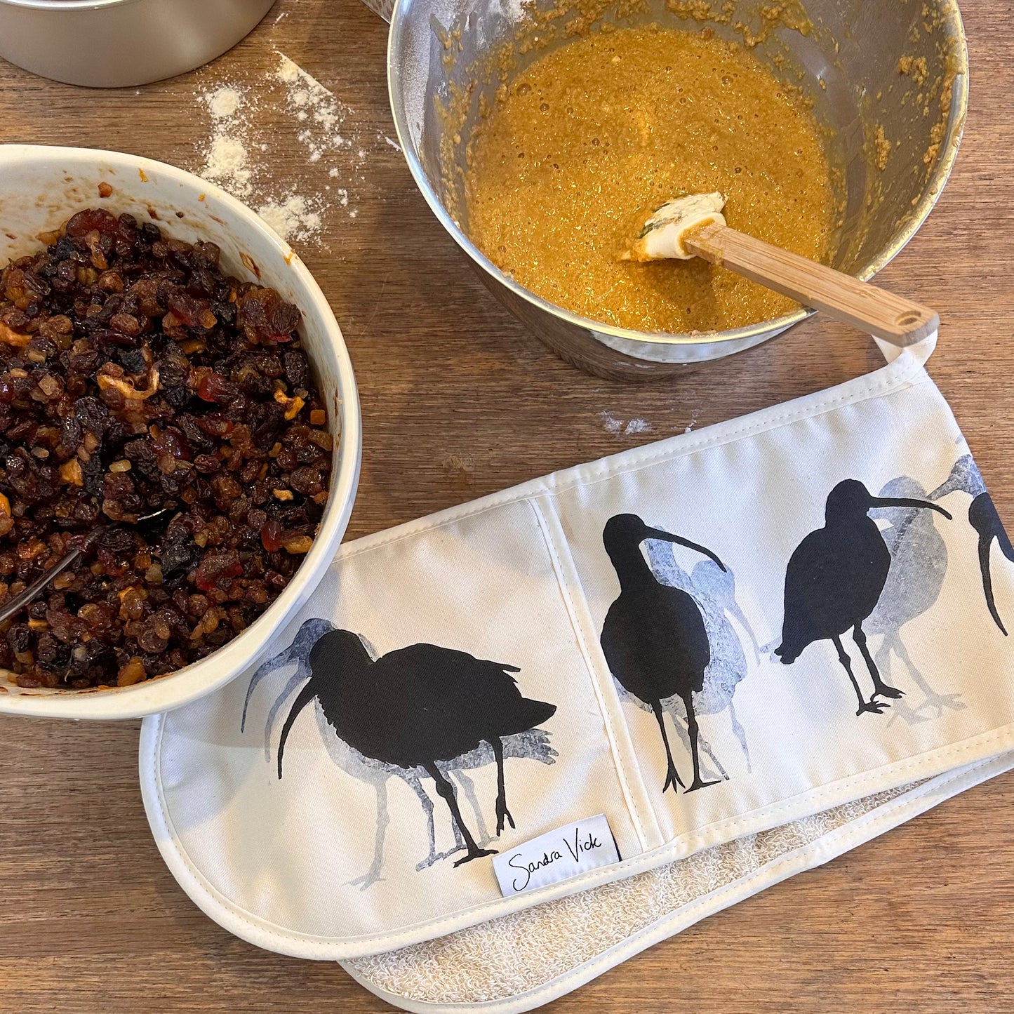 OVEN GLOVES: Curlew design
