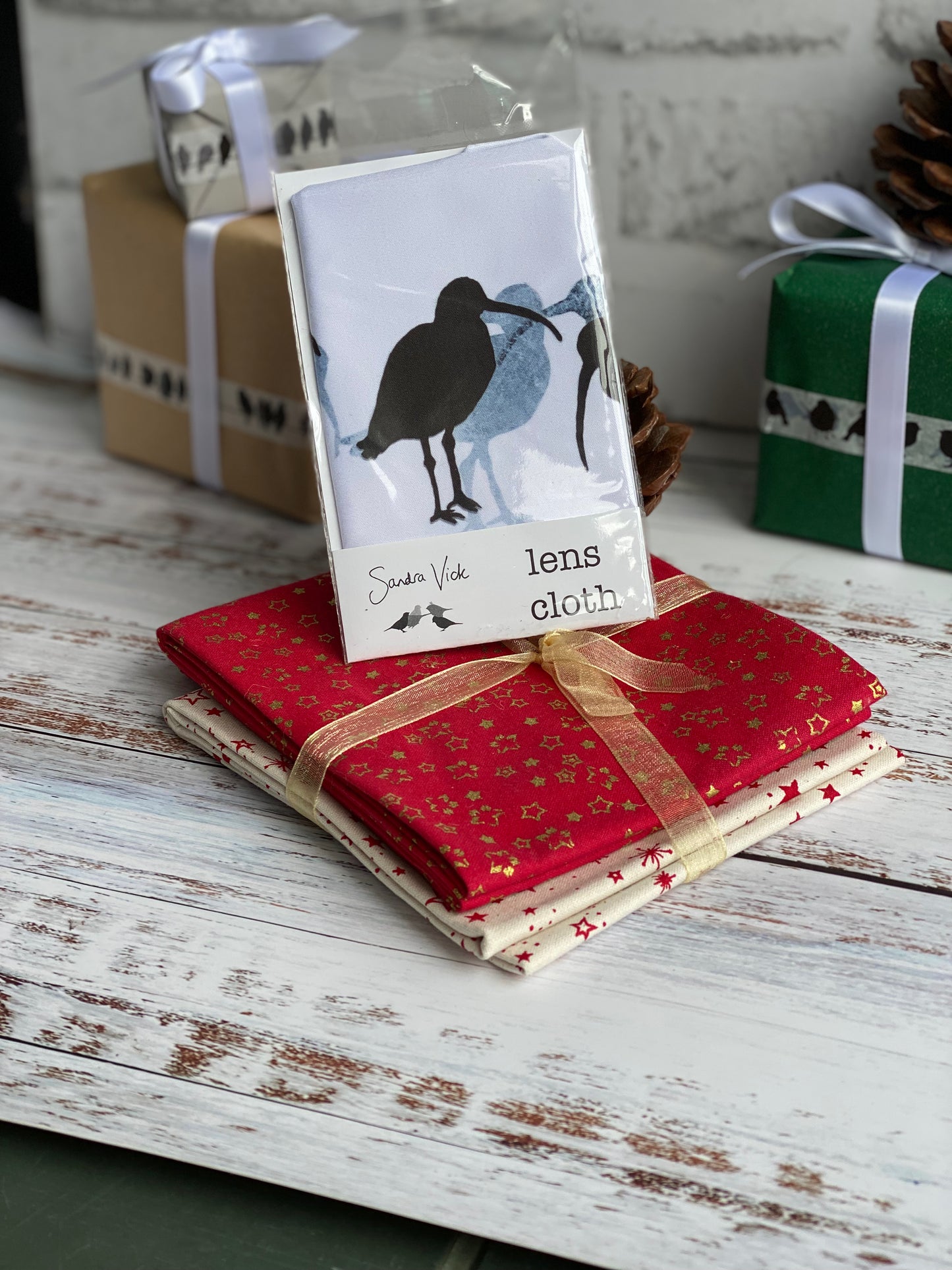 LENS CLOTH: curlew