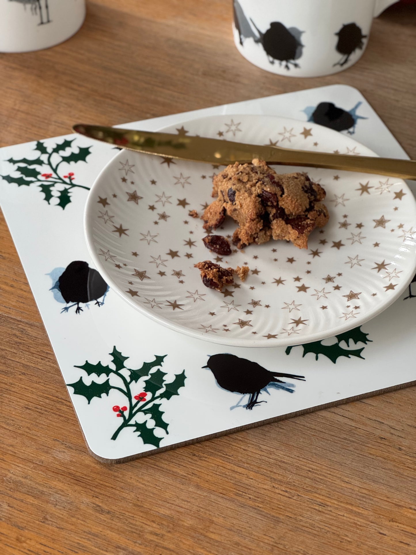 TABLE MAT - ROBIN & HOLLY - christmas design - square