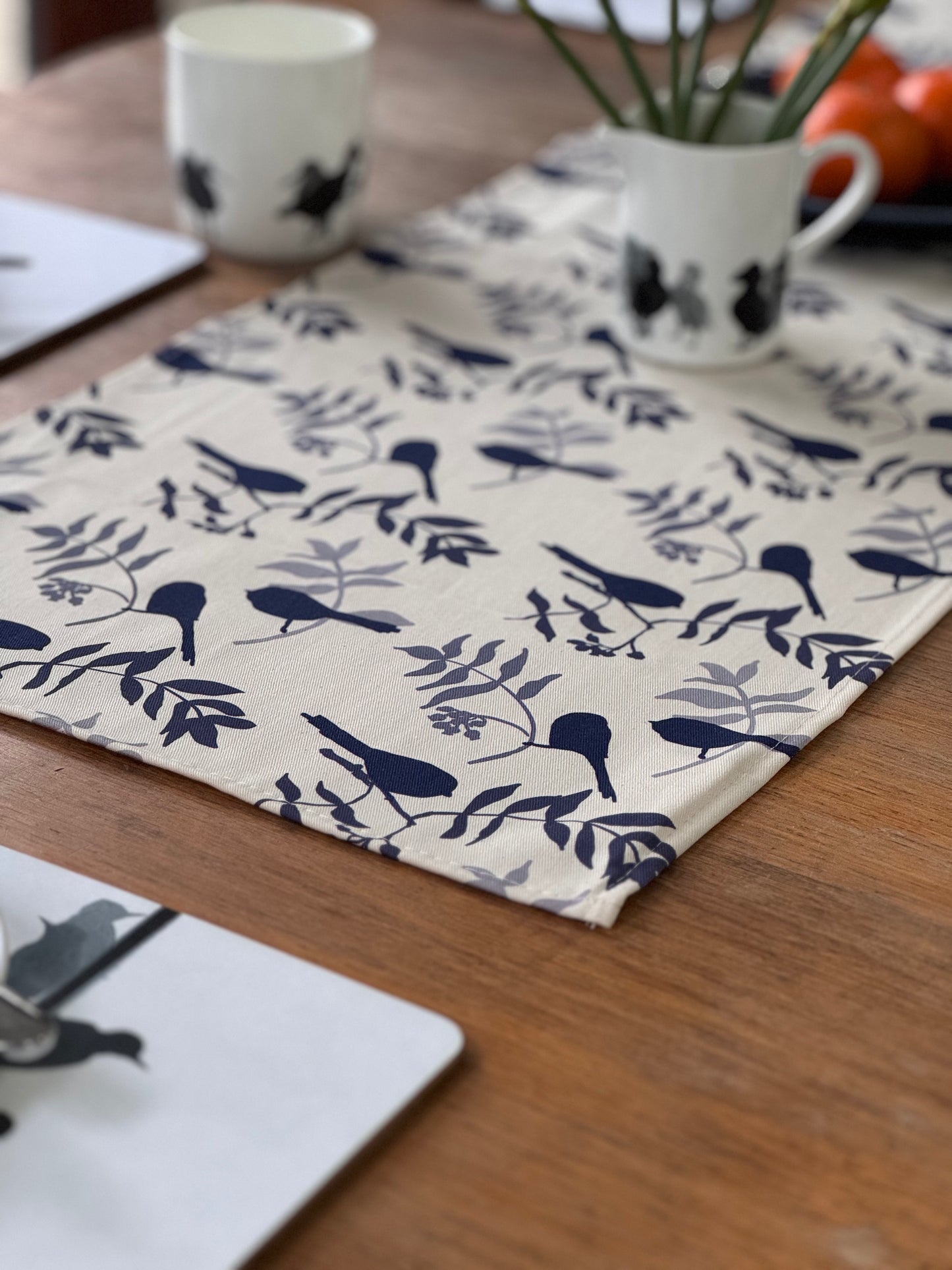 TABLE RUNNER - LONG-TAILED TITS