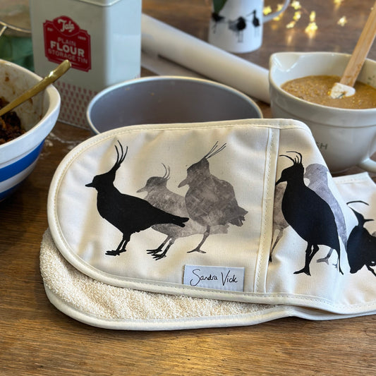 OVEN GLOVES: Peewits design