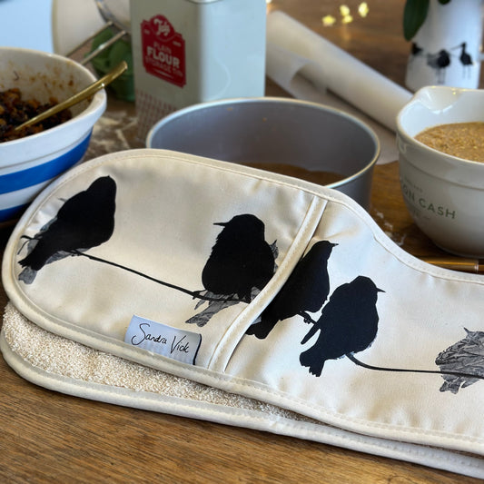 OVEN GLOVES: Starling