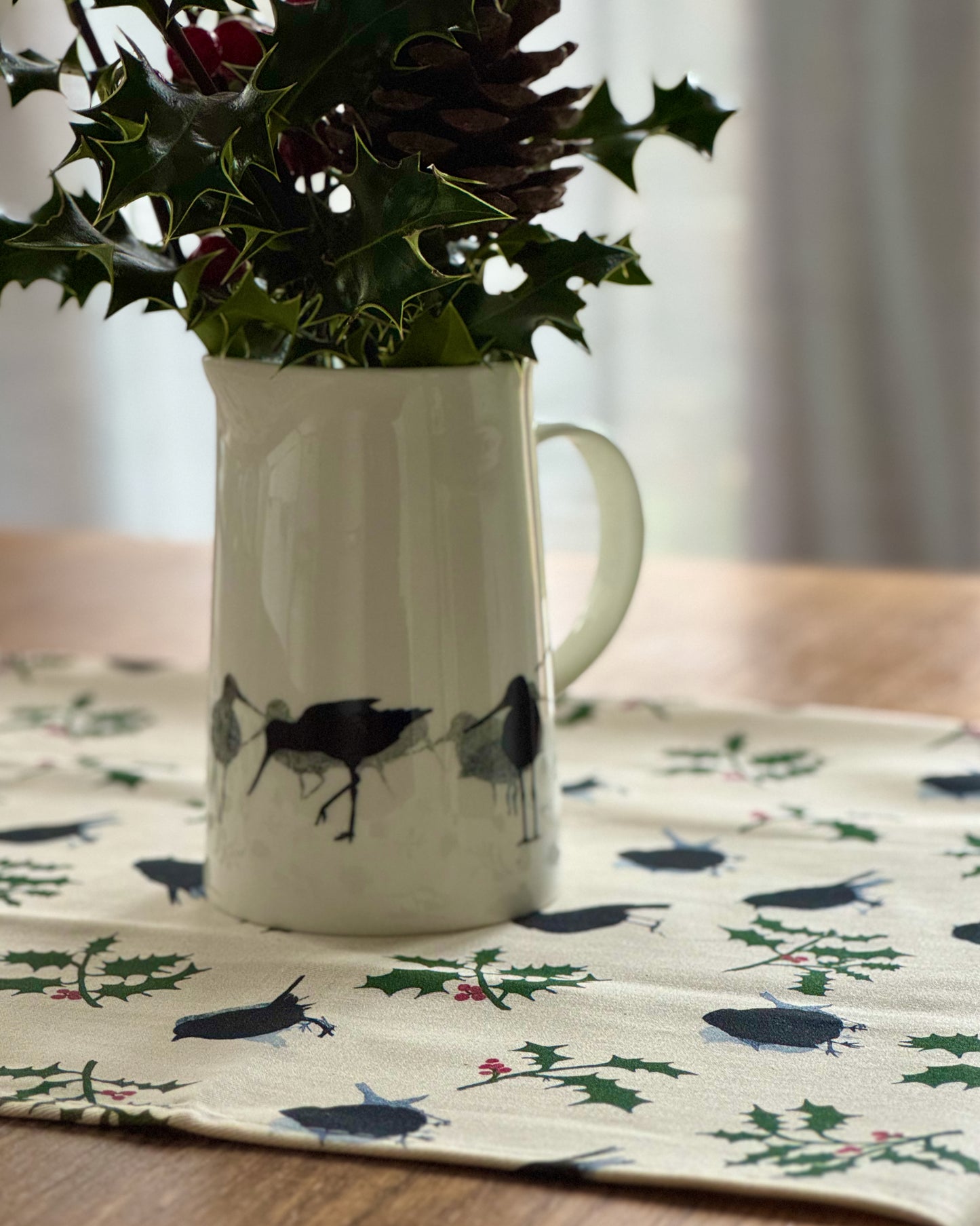 TABLE RUNNER - ROBIN & HOLLY