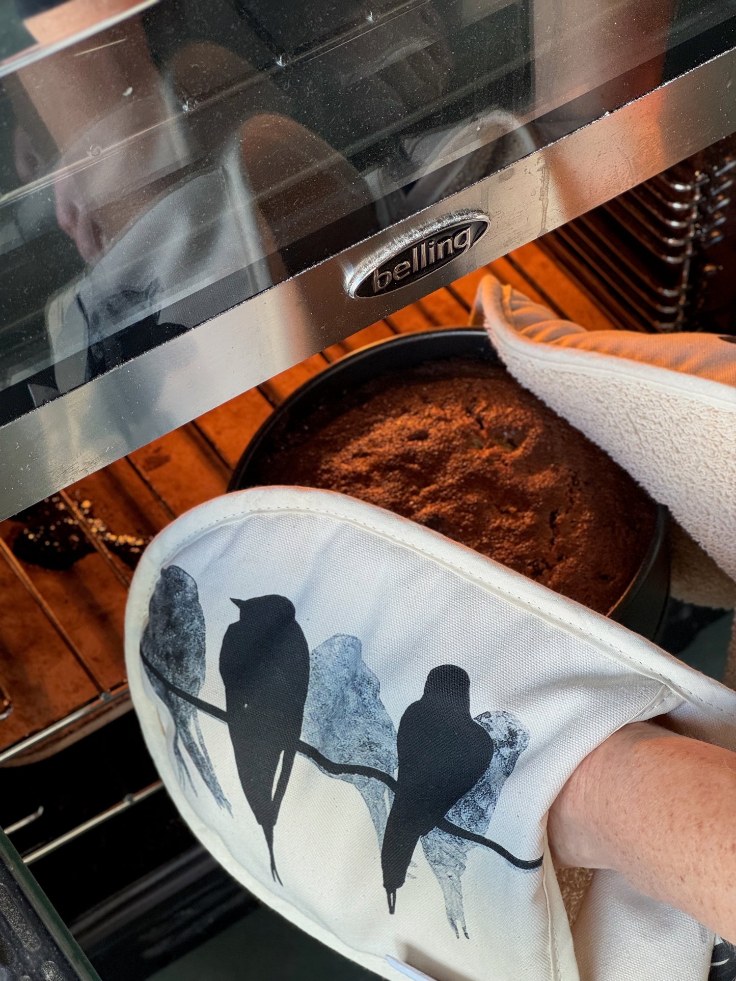 OVEN GLOVES: Swallow design **NEW**