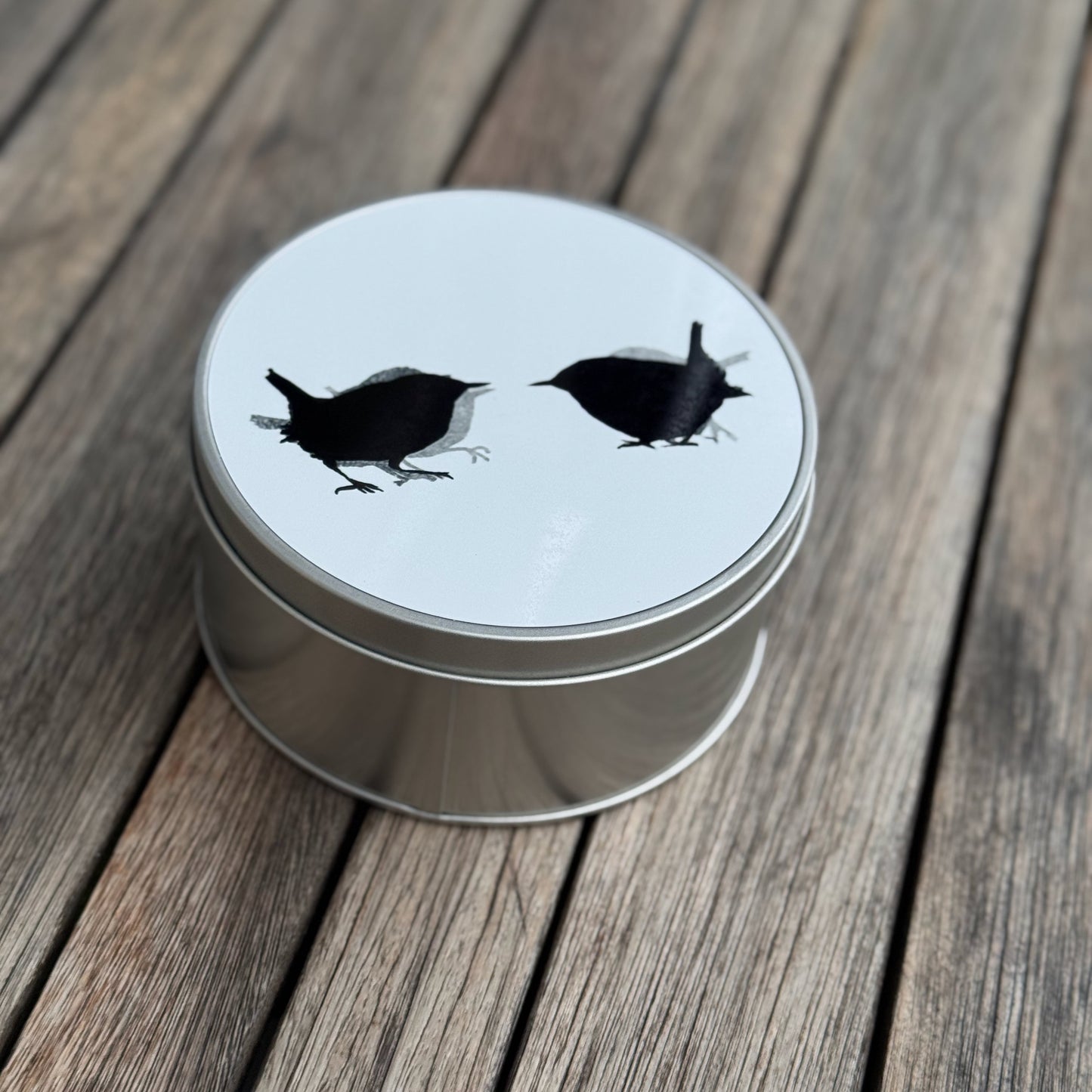 ROUND TIN : wren